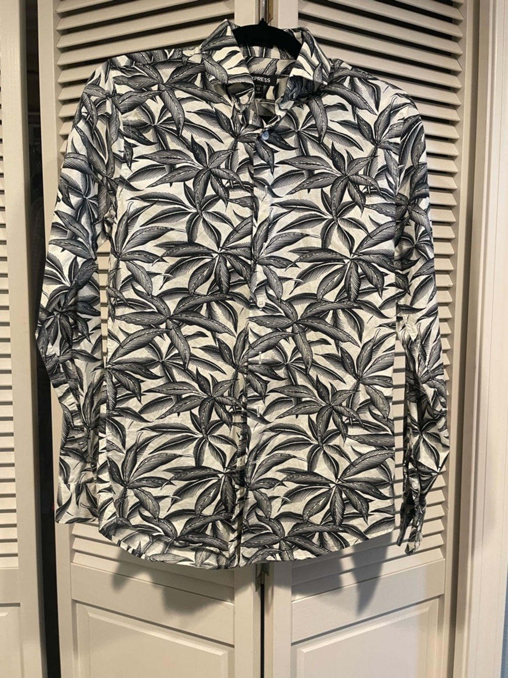 Express Men's Black & White Tropical Leaf Button-Down Shirt - Unisex??